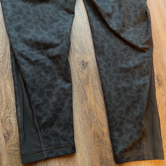 Zella patterned crop leggings size xs - Picture 4 of 4